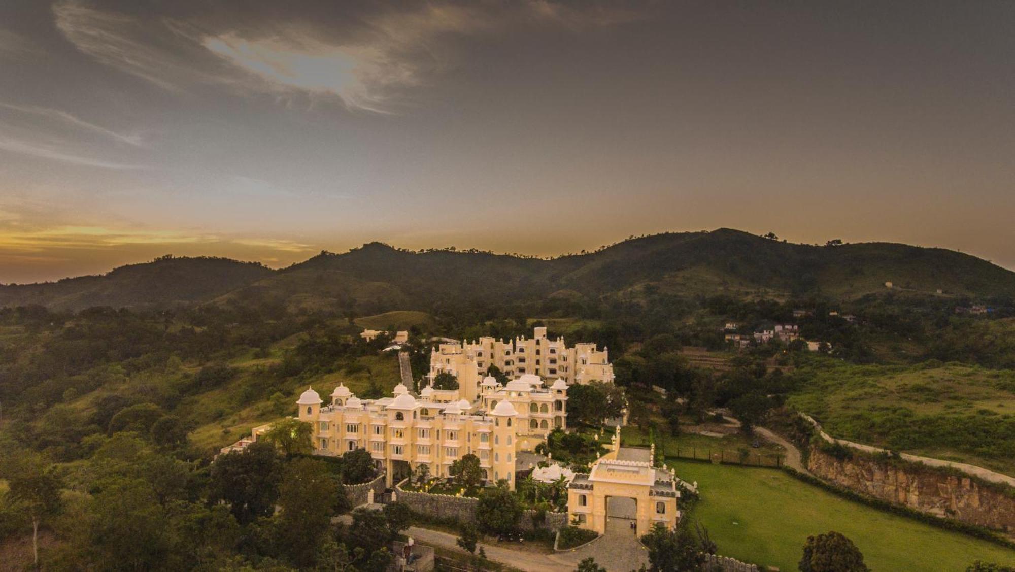 The Everest Hill Resort Kumbhalgarh Exterior foto